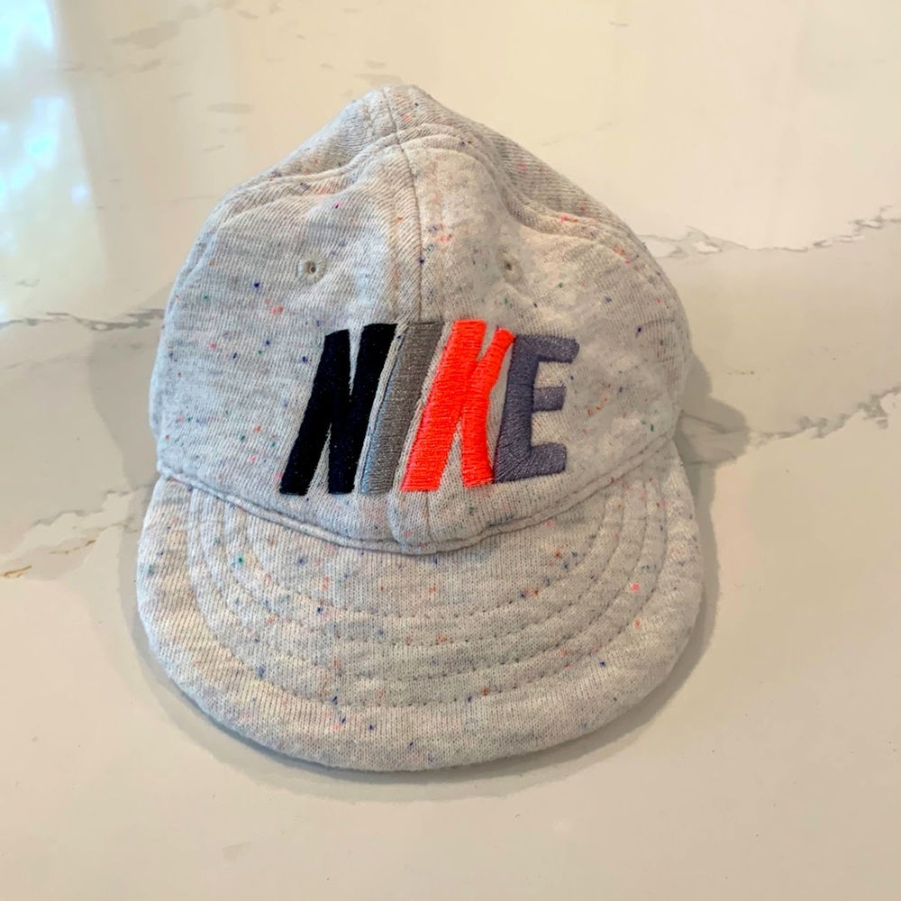 Newborn Nike hat - like new
